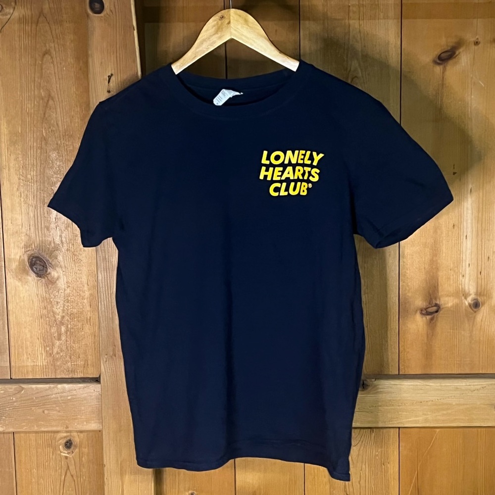 Lonely Hearts Club Men’s T-Shirt Navy Blue size Medium